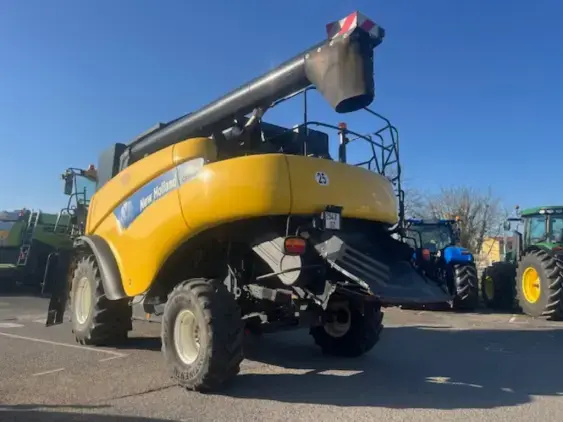 NEW HOLLAND CR 9060 - Photo 5