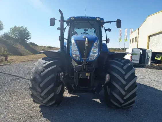 NEW HOLLAND T7.220 - Photo 2