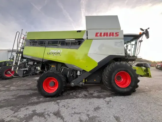 CLAAS LEXION 7600 - Photo 8
