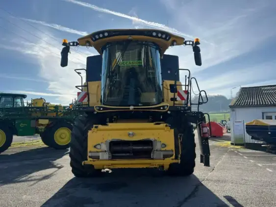 NEW HOLLAND CR 8.80 - Photo 2