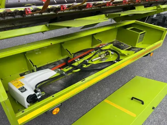 CLAAS LEXION 7400 - Photo 24