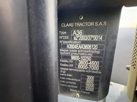 CLAAS ARION 620 - Photo 9