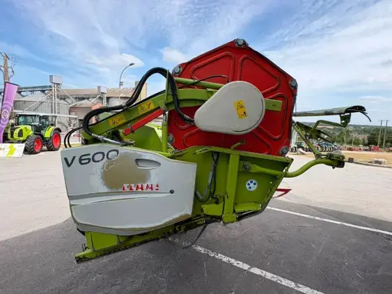 CLAAS LEXION 520 - Photo 17