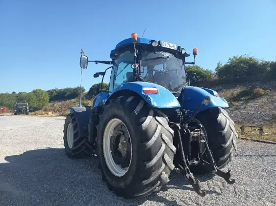 NEW HOLLAND T7.220 - Photo 5