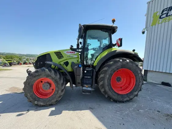 CLAAS AXION 810 - Photo 4