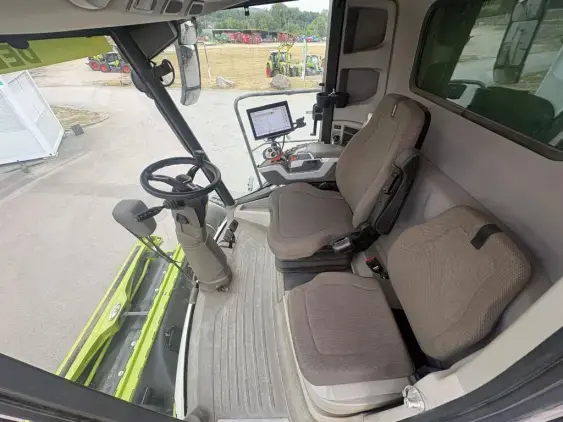 CLAAS Lexion 7700 Montana 4x4 - Photo 12
