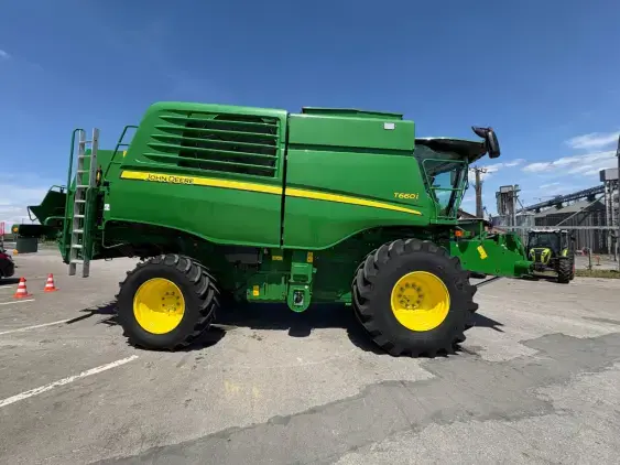 JOHN DEERE T660i - Photo 8