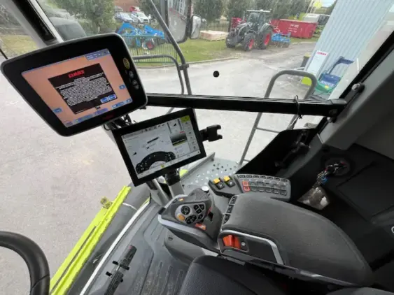 CLAAS LEXION 7600 - Photo 10