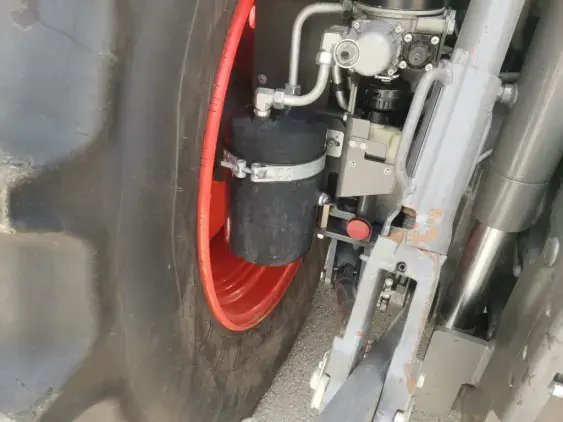 CLAAS ARION 650 - Photo 18