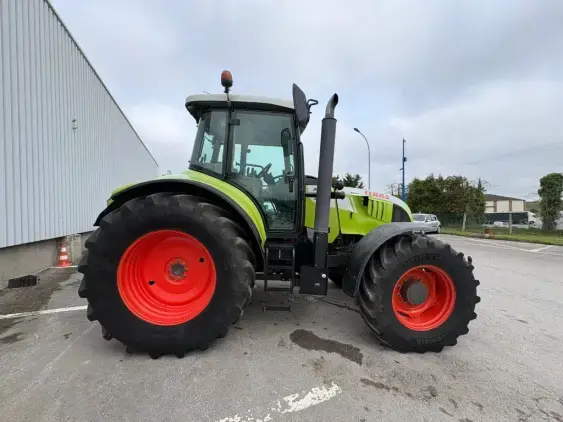 CLAAS ARION 630 CIS  - Photo 8