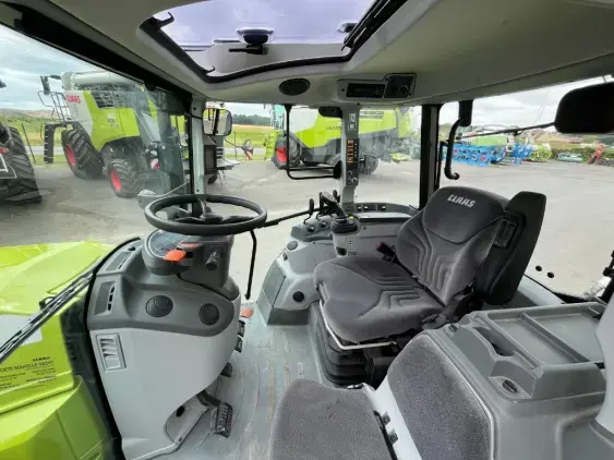 CLAAS Arion 420  - Photo 13