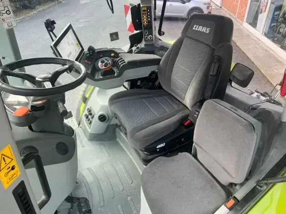 CLAAS AXION 830 CMATIC - Photo 9