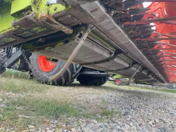 CLAAS LEXION 7600 - Photo 22