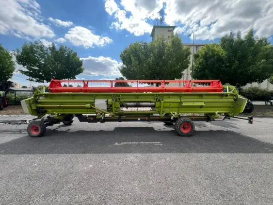 CLAAS Lexion 7400 - Photo 20