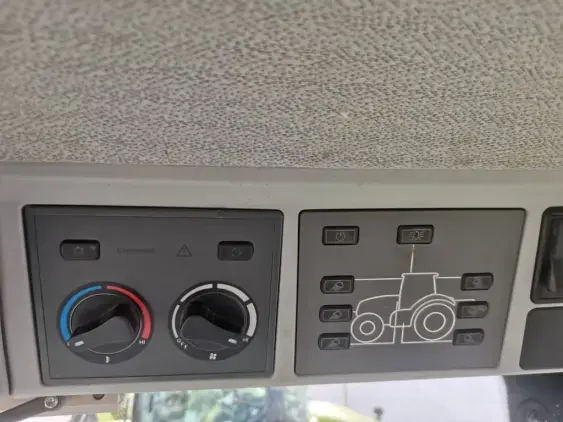 CLAAS AXION 920 CIS+ - Photo 13