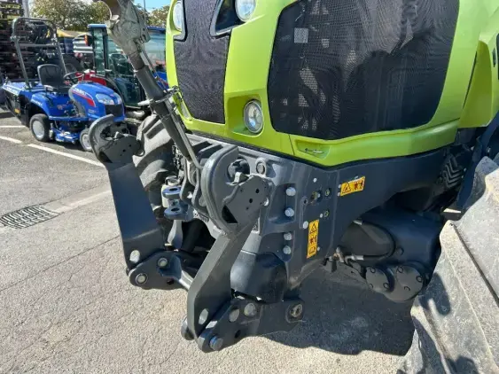 CLAAS Axion 810 cmatic  - Photo 11