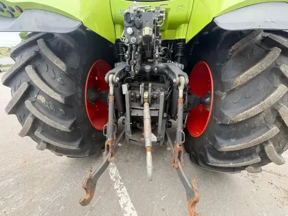CLAAS AXION 800 - Photo 13