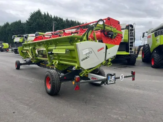 CLAAS LEXION 6700 - Photo 23