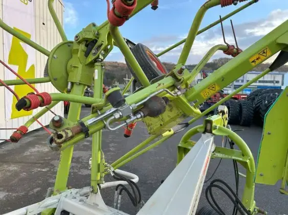 CLAAS VOLTO 800 - Photo 11