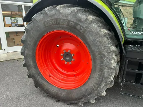 CLAAS ARION 660 - Photo 16