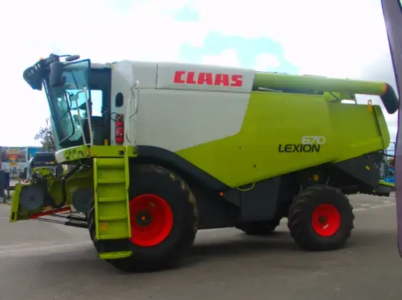 CLAAS LEXION 670 - Photo 8