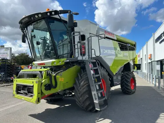 CLAAS Lexion 5300 - Photo 3