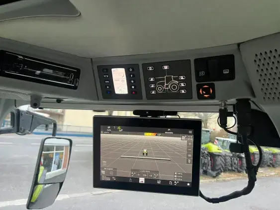 CLAAS ARION 660 - Photo 12