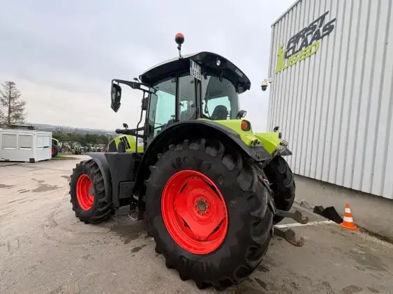 CLAAS ARION 610 - Photo 5