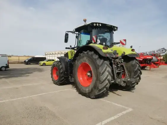 CLAAS AXION 870 CMATIC - Photo 5