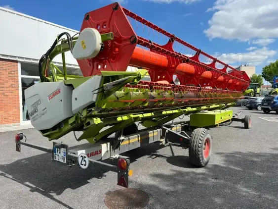 CLAAS Lexion 7400 - Photo 22