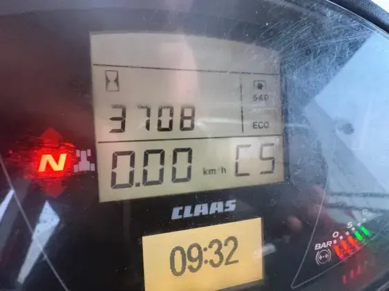 CLAAS AXION 800 - Photo 9