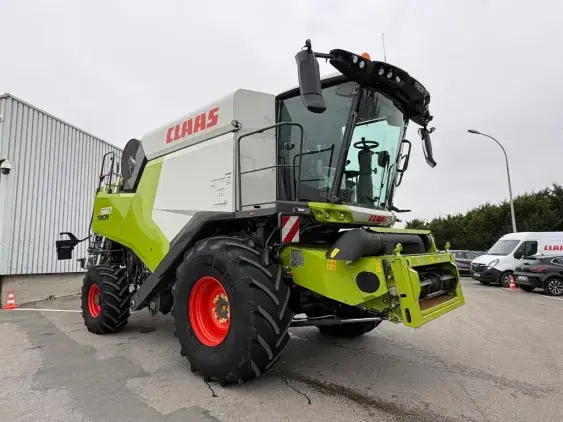 CLAAS Trion 660  - Photo 1