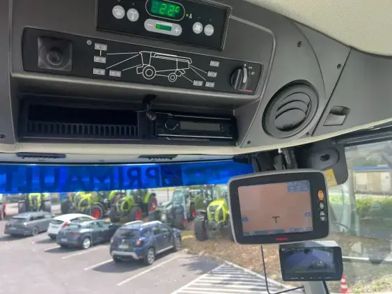 CLAAS Lexion 7400 - Photo 14