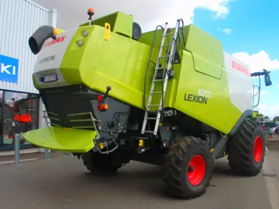 CLAAS LEXION 670 - Photo 6