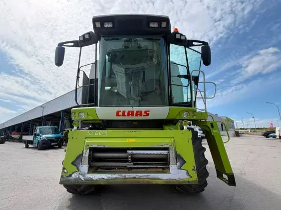 CLAAS LEXION 520 - Photo 2