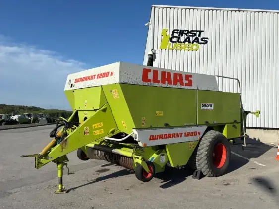 CLAAS Quadrant 1200 - Photo 3