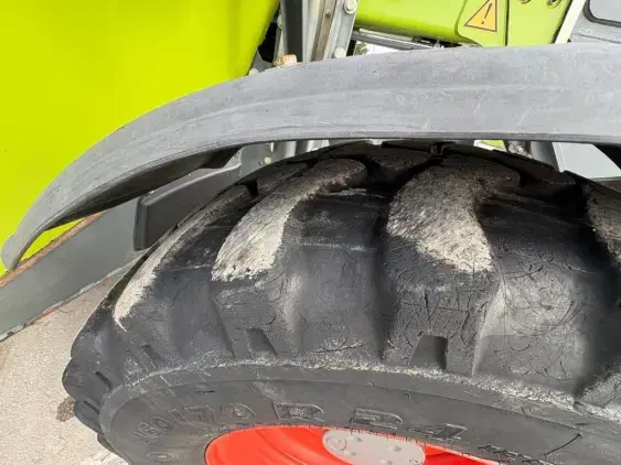 CLAAS SCORPION 741 VARIPOWER - Photo 11