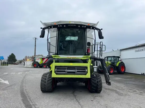 CLAAS Lexion 8700 TT  - Photo 2