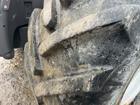 MASSEY FERGUSON 8735 DYNA-VT EXCLUSIVE - Photo 11