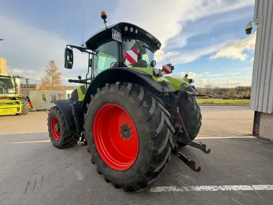 CLAAS AXION 830 CMATIC - Photo 5