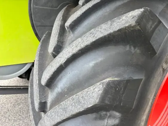 CLAAS LEXION 650 - Photo 9
