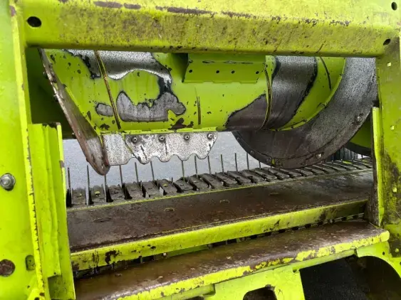 CLAAS Pick up 300 HD - Photo 13