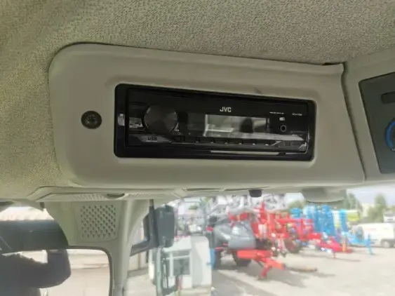 CLAAS ARION 650 - Photo 12