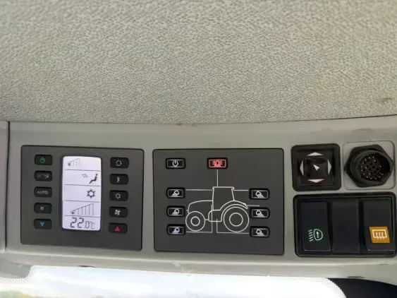 CLAAS AXION 920 - Photo 16