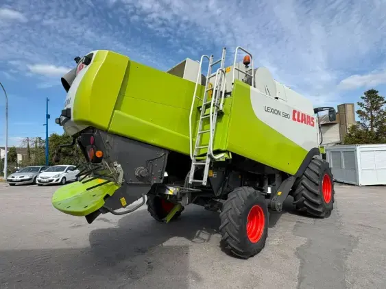 CLAAS LEXION 520 - Photo 7