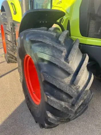 CLAAS AXION 810 - Photo 12