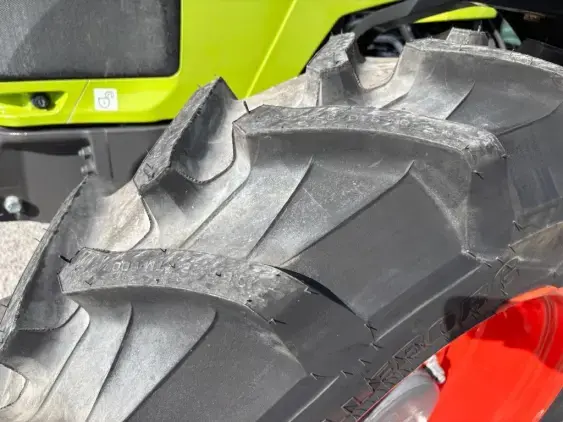 CLAAS Arion 420 - Photo 11