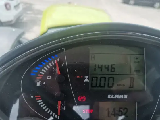 CLAAS ARION 650 - Photo 11