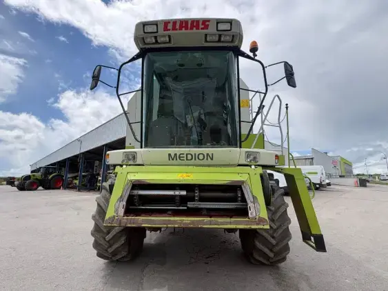 CLAAS MEDION 340 - Photo 2