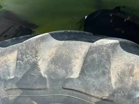 CLAAS ARION 620 - Photo 11